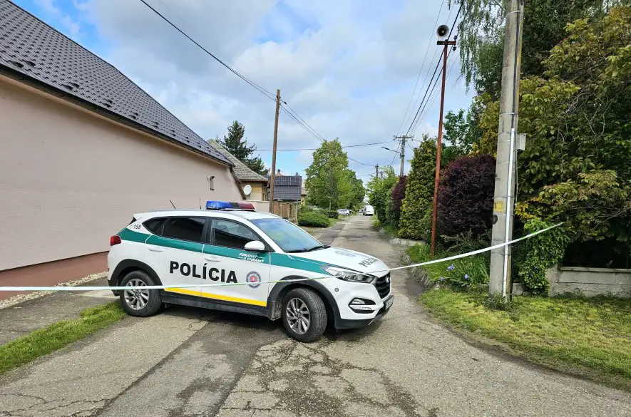 Hádka dvoch mužov skončila pre jedného z nich tragicky. V obci Dlhá nad Váhom došlo k vražde