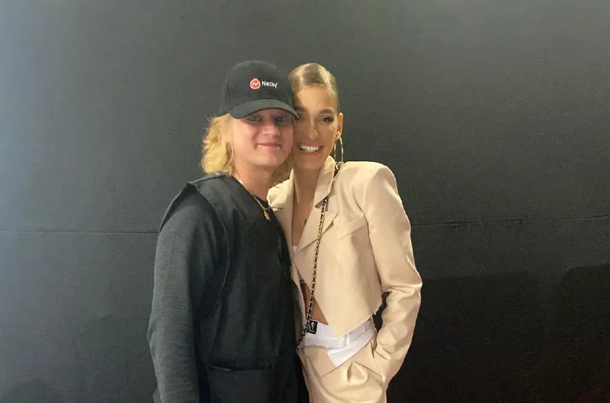 Reportáž: Celebrity na akcii Fight Night Challenge VI. Uvidíme Mikelu Vlček či Jasminu Alagič v ringu ?