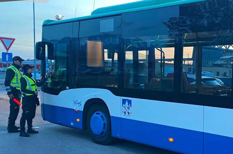 Polícia odhalila dvoch opitých vodičov autobusu za jeden deň. Hrozí im väzenie