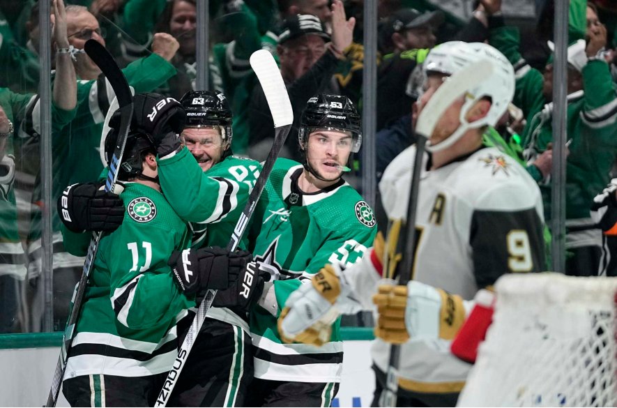 NHL: Obhajca Vegas je na pokraji vyradenia, Dallas má na dosah úspešnú otočku