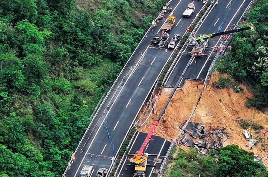 Počet obetí po zrútení časti diaľnice v Číne stúpol na 48. V posledných týždňoch ide o sériu katastrof +VIDEO