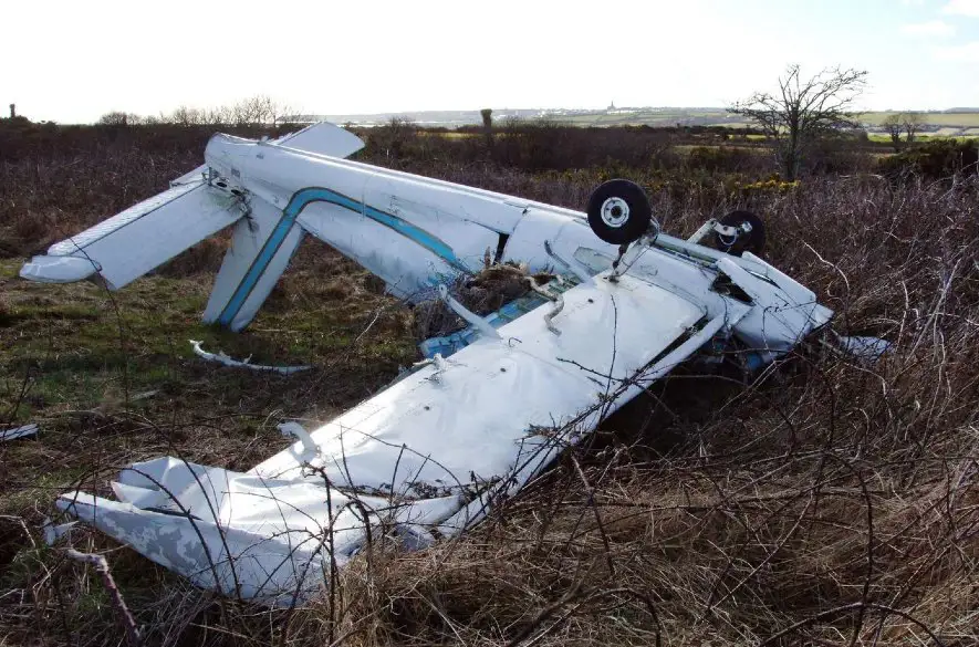 V Česku sa zrútilo malé lietadlo. Pilot haváriu neprežil, pátrali po ďalšej osobe