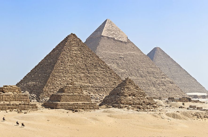 Tajomná štruktúra v tvare písmena L blízko pyramíd v Gíze mätie vedcov