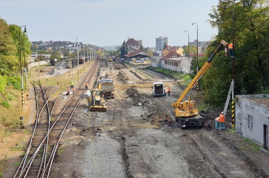 Začínajú sa stavebné práce v úseku ŽST Hronský Beňadik – z. Tekovská Breznica – ŽST Nová Baňa