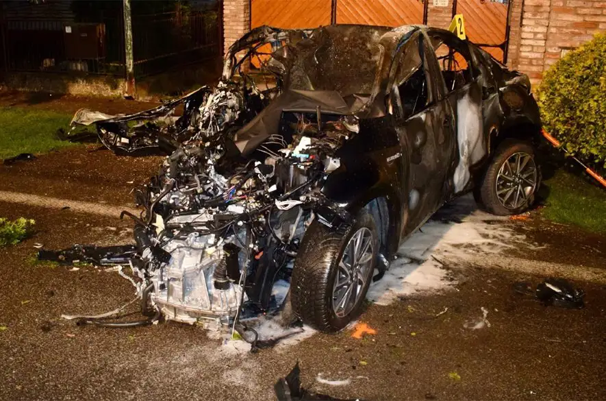 Tragická nehoda: Zhorelo auto, zomrel 55-ročný muž