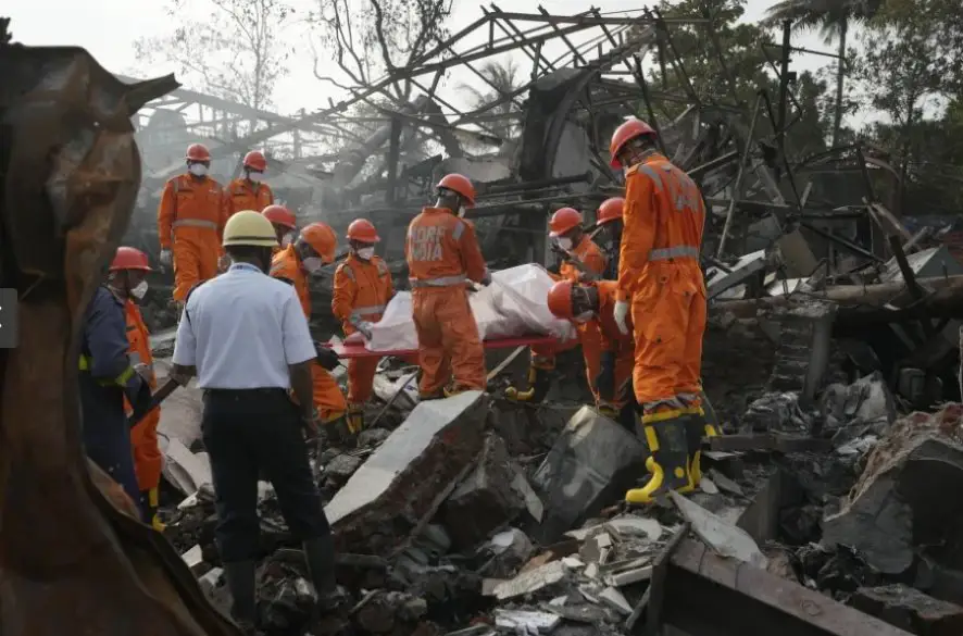 Požiar v chemickej továrni: O život prišlo 9 ľudí, 64 utrpelo zranenia + VIDEÁ