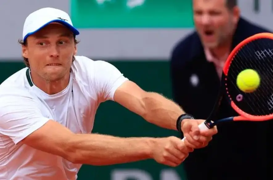 Kovalík oslavuje na Roland Garros životný úspech: Po viac ako trojhodinovom boji postúpil do druhého kola