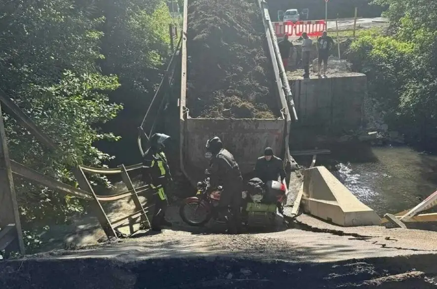 Most v okolí Zvolena sa prelomil na polovicu. Spôsobil to kamión, ktorý nerešpektoval zákaz vjazdu