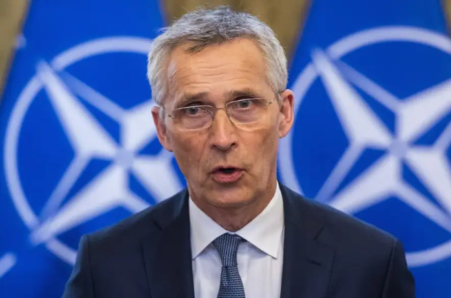 Čo si Stoltenberg myslí o používaní zbraní NATO na ruskom území?