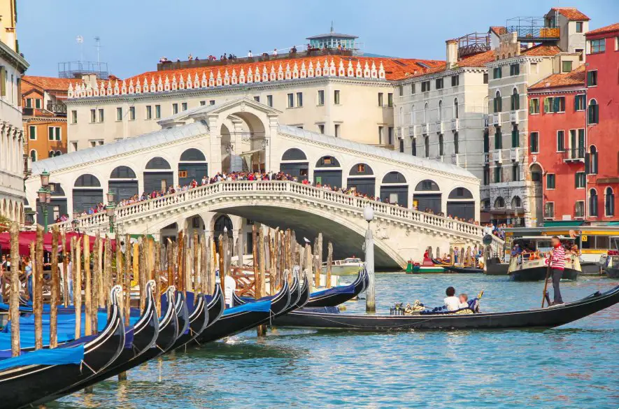Turisti, pozor! Benátky zakázali skupiny nad 25 ľudí, megafóny a ešte veľa ďalšieho