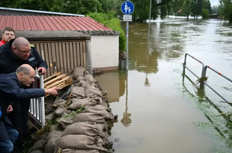 Nemecký kancelár Scholz navštívil v Bavorsku oblasti postihnuté povodňami