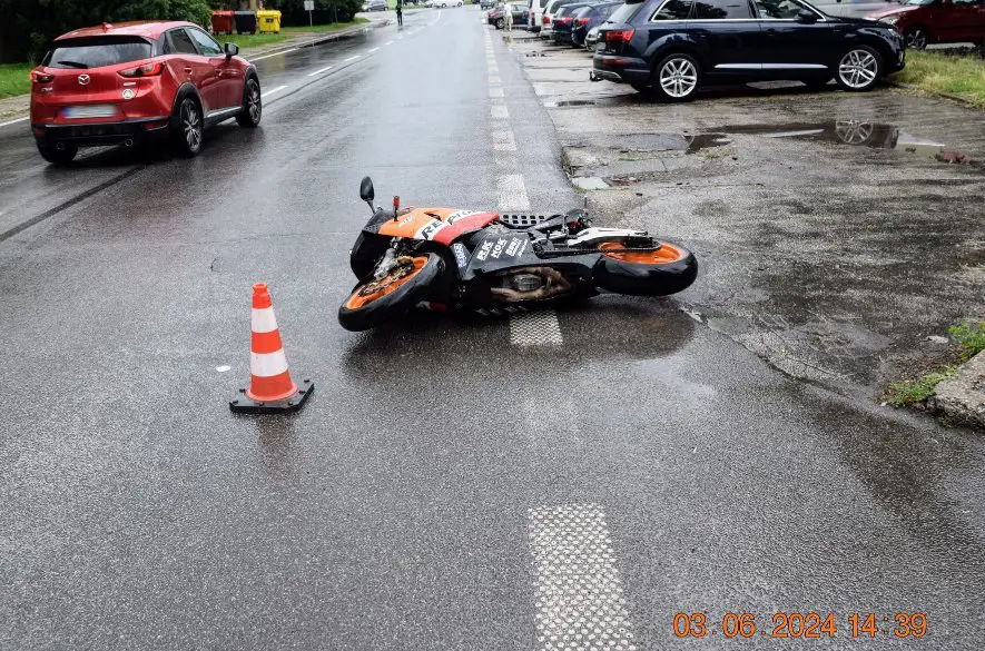 Motorkár v Šali zrejme nezvládol riadenie a dostal šmyk. Dopravnú nehodu neprežil