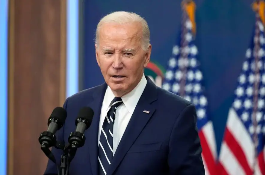 Biden: Chcem zavrieť hranice s Mexikom!