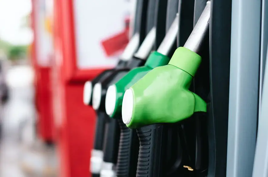 Ceny benzínov a nafty oproti minulému týždňu klesli, nie však výrazne