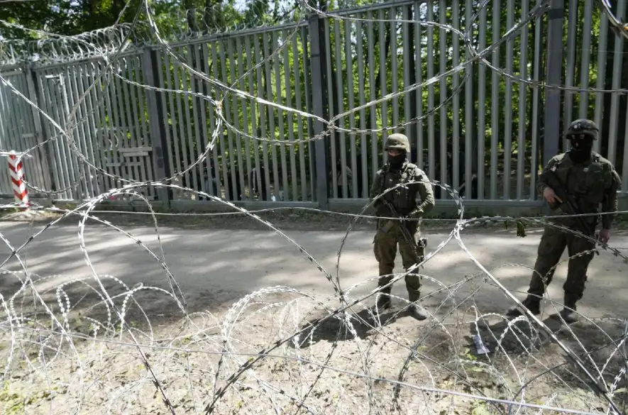 Poľských vojakov strieľajúcich na hranici s Bieloruskom zatkla vojenská polícia