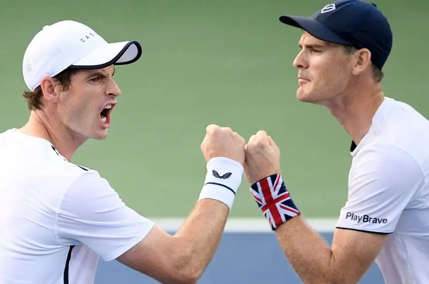 Andy Murray si možno vo Wimbledone zahrá štvorhru s bratom Jamiem