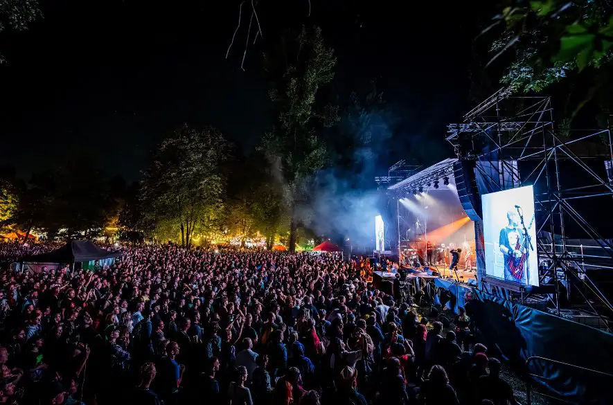 Multižánrový festival HELFEST 2024 zverejnil kompletný Lineup. Oslava 25. narodenín kapely Heľenine Oči bude jedna veľká žúrka!