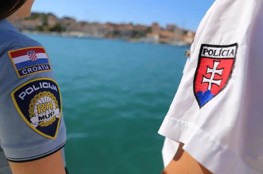 Slovenskí policajti budú pomáhať turistom v Chorvátsku aj počas týchto prázdnin