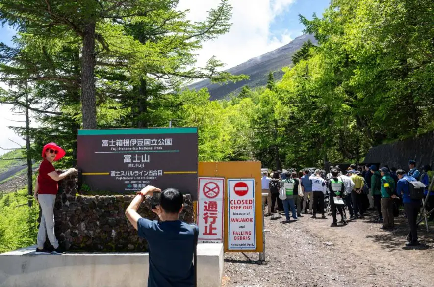 Pod vrcholom hory Fudži v Japonsku našli tri osoby bez známok života