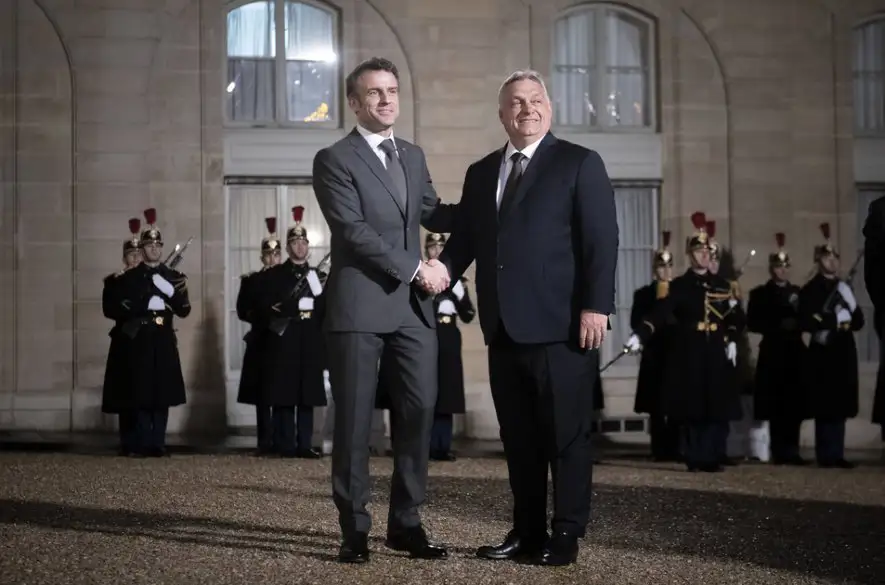 Maďarský premiér Orbán dnes v Paríži rokuje s prezidentom Macronom