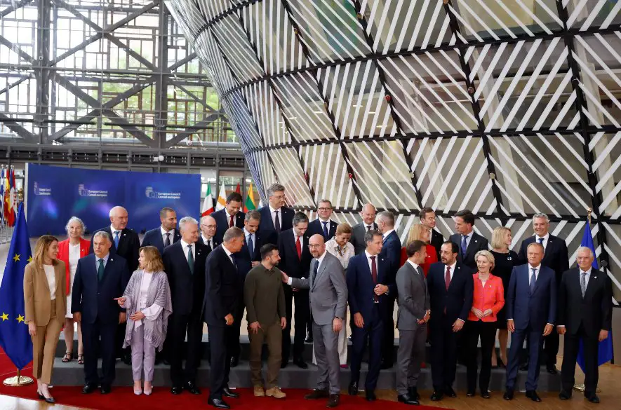 Summit EÚ skončil predčasne. Lídri sa zhodli na obsadení najvyšších postov
