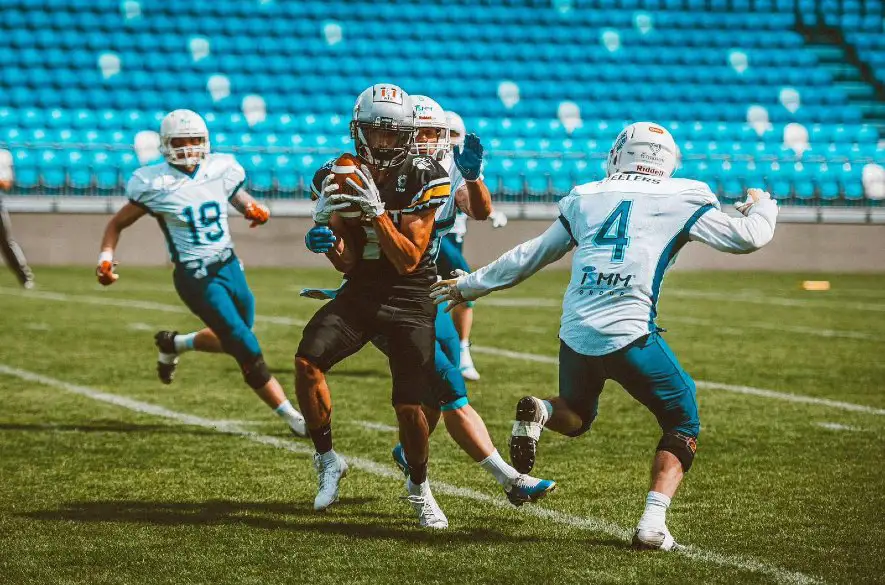 Finále Czech Bowl 2024 v Nitre: Nitra Knights vs. Znojmo Knights - Veľkolepé športové podujatie plné napätia a zábavy