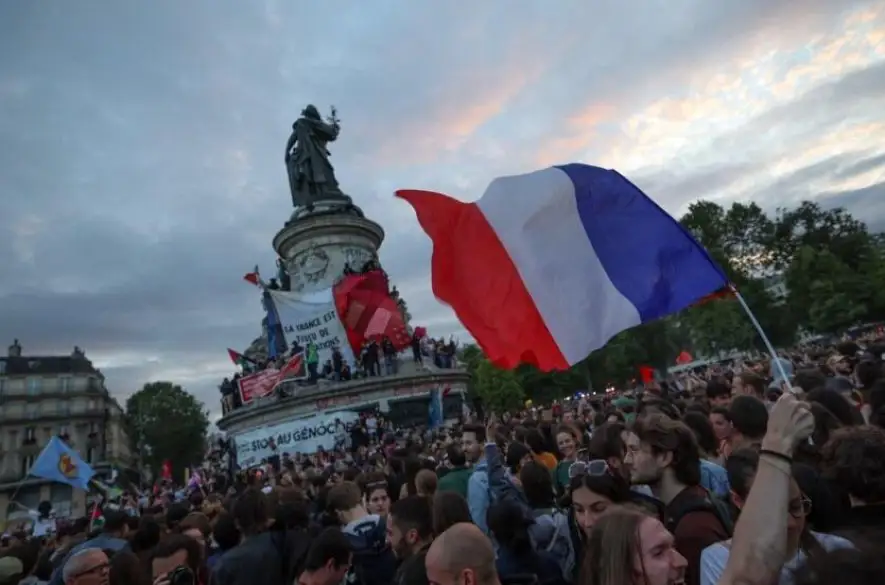 V predčasných voľbách vo Francúzsku zvíťazila ľavicová aliancia