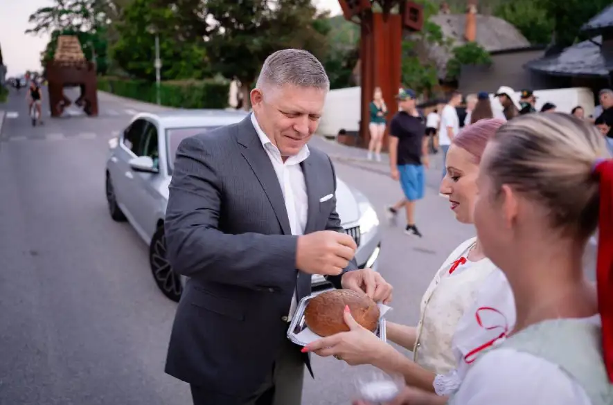 Oslavy zvrchovanosti v Starej Bystrici pod záštitou Roberta Fica