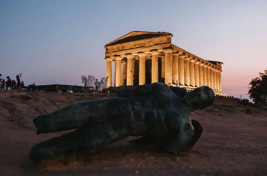 Dovolenka v ohrození? Obľúbené talianske mesto odmieta turistov