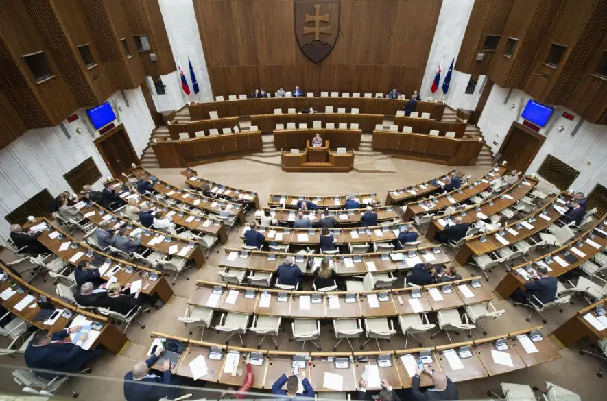 Mimoriadna schôdza pokračuje rokovaním o novele Trestného zákona