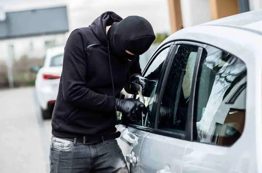 Idete na dovolenku a auto nechávate doma? Polícia RADÍ, ako sa nestať terčom zlodejov