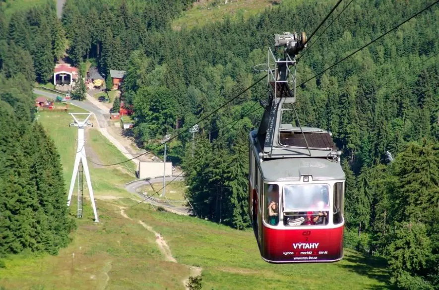 HRÔZA na lanovke v Taliansku: Kabínka sa uvoľnila, turisti HODINY viseli nad priepasťou + VIDEO