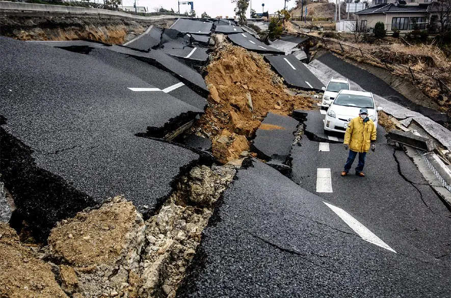 Dve ZEMETRASENIA zasiahli juh Japonska. Úrady varujú pred CUNAMI!  + VIDEÁ