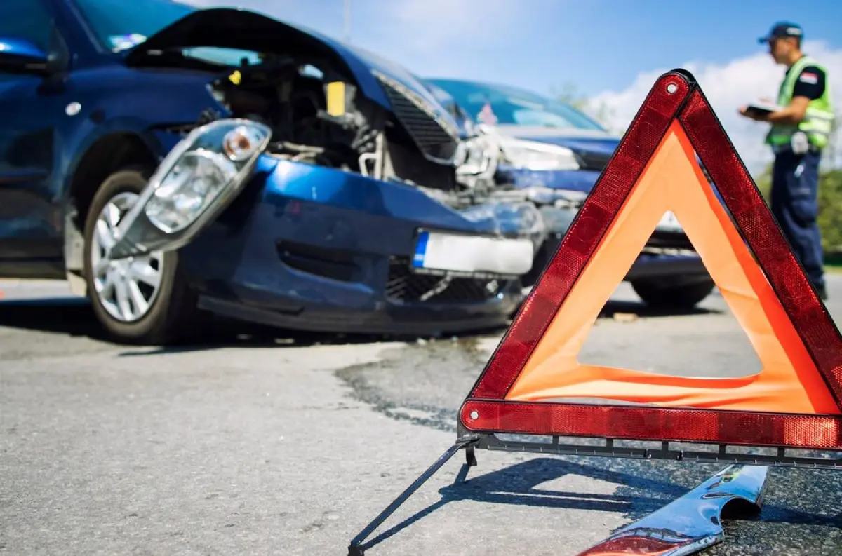 Nehoda v Nižnej Šebastovej: Zrážka dvoch áut a trolejbusu si vyžiadala štyroch zranených