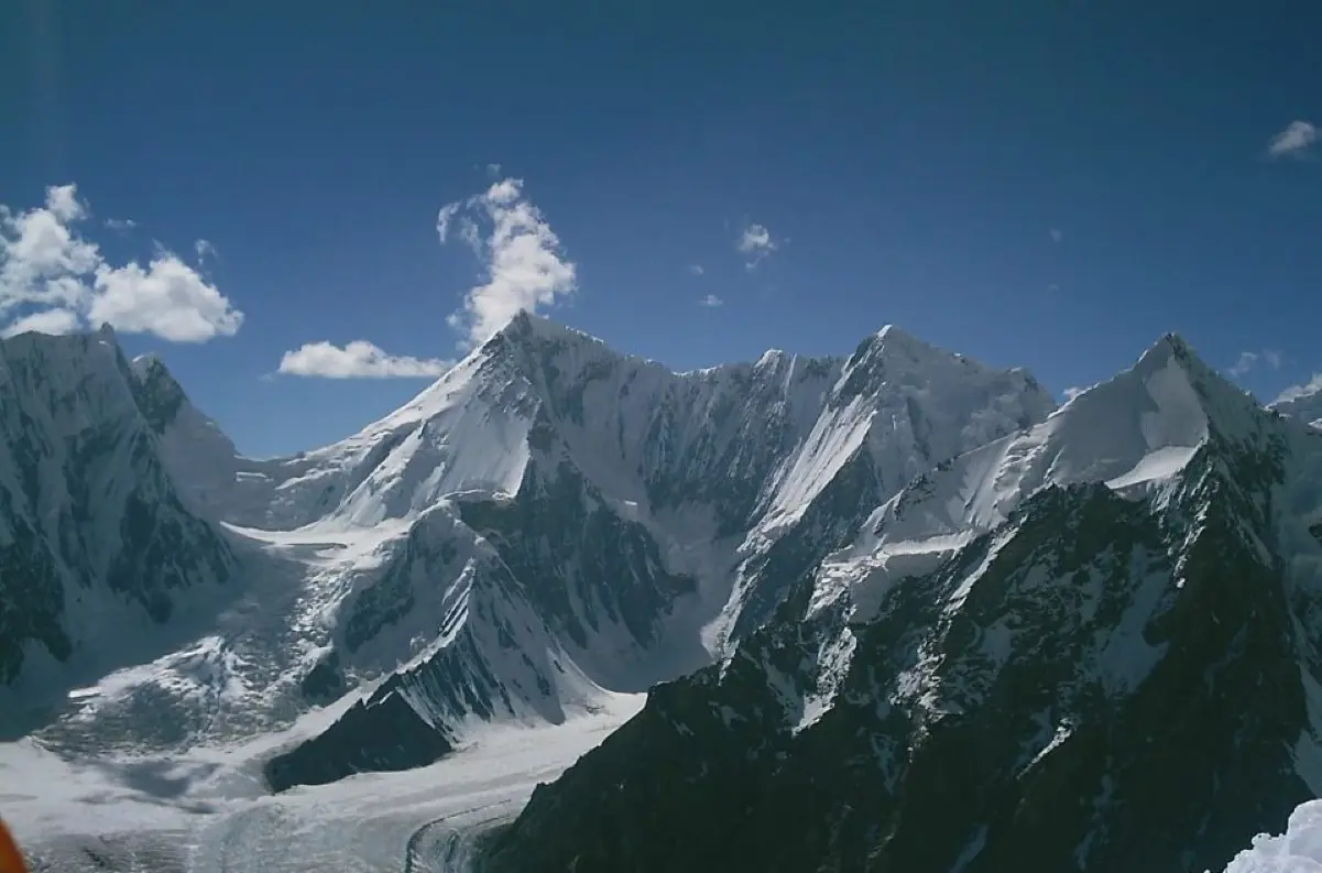 Pátranie po ruských horolezcoch na Gasherbrum IV pokračuje