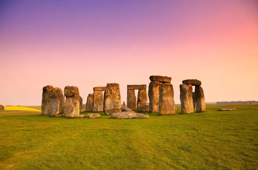 Stonehenge: Prevratné zistenia vedcov. Odkiaľ naozaj pochádza?