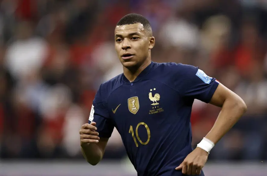 Mbappé požaduje 55 miliónov eur od bývalého klubu PSG. Ten mu údajne nevyplatil mesačné platy