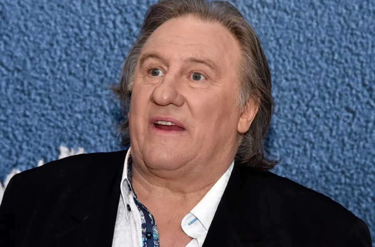 Francúzska prokuratúra chce, aby bol Gerard Depardieu postavený pred súd za znásilnenie mladej herečky v jeho dome v Paríži