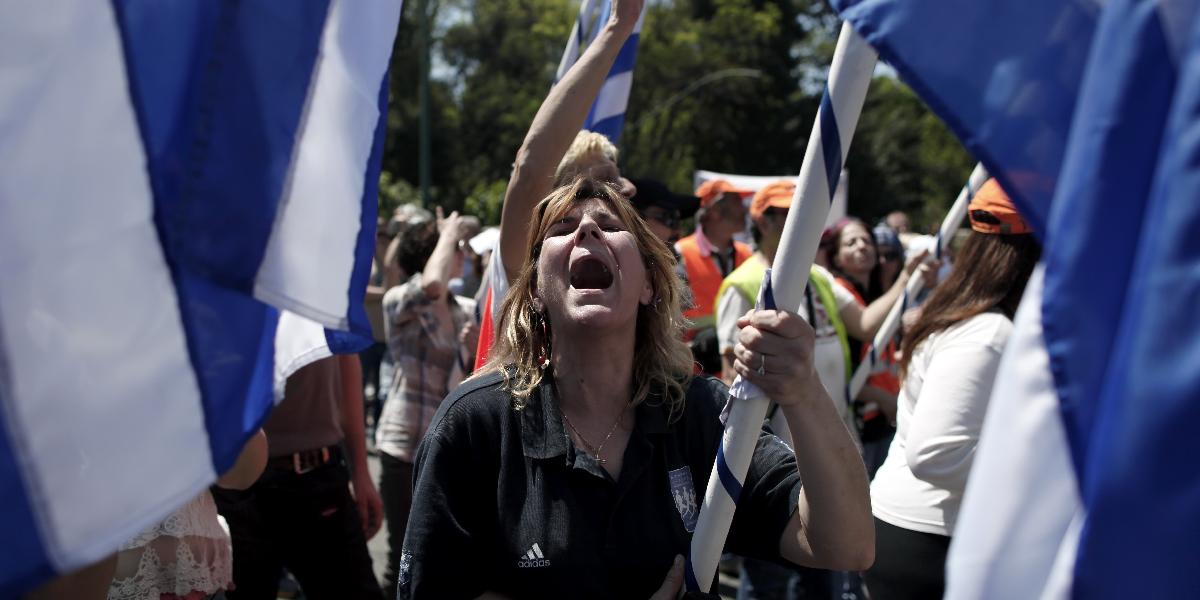 Veľké prepúšťanie v Grécku: Padáka dostane 15-tisíc štátnych zamestnancov!