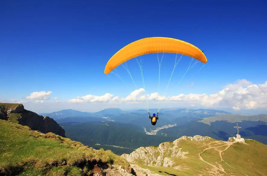 Veľká Fatra: Paraglajdista narazil do stĺpa lanovky! + FOTO