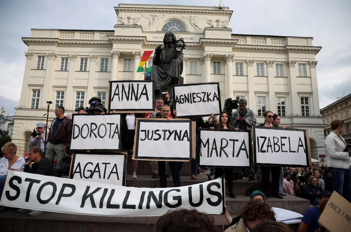 Pre prísne interrupčné zákony v Poľsku umierajú ženy, upozorňuje OSN. Vláde sa nedarí zmeniť legislatívu