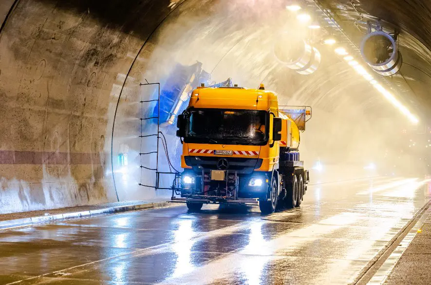 Efektívnejšia údržba tunelov: Nočné práce pre minimálne dopravné obmedzenia