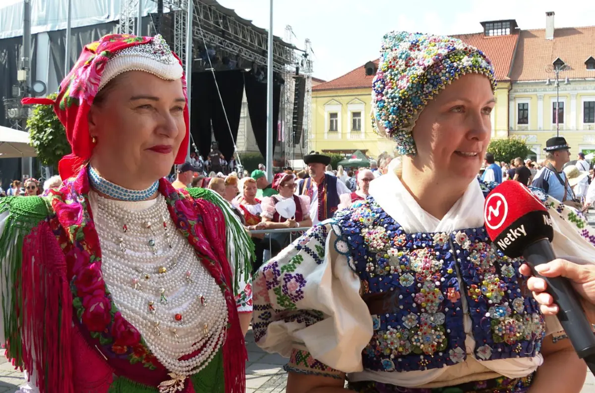 REPORTÁŽ Slovenský deň kroja: Prezentácia toho najlepšieho, čo máme doma. Rozhovory s účinkujúcimi  +FOTO +VIDEO