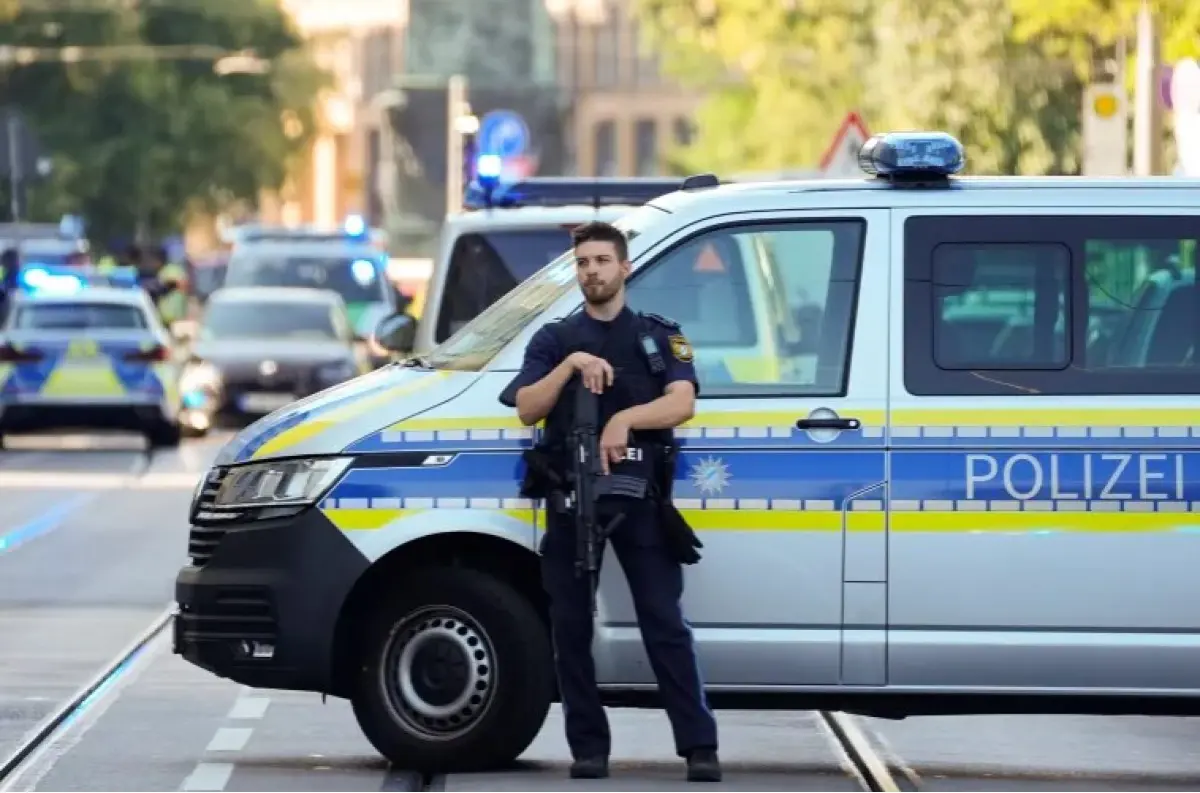 AKTUALIZOVANÉ Mníchovská polícia zabila ozbrojeného muža pri opätovaní paľby neďaleko izraelského konzulátu + VIDEÁ