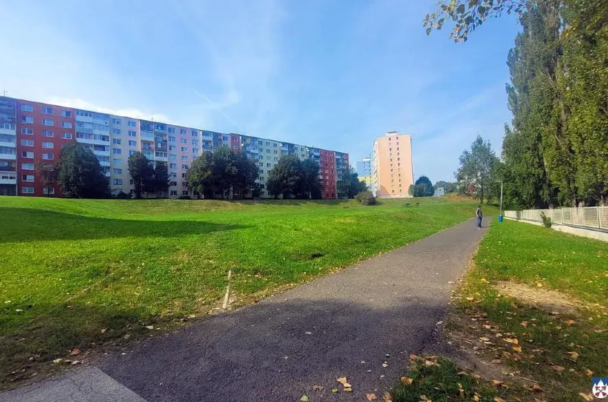 Poprad: Nový park prinesie detské ihrisko, workoutovú zónu a park pre psov + FOTO