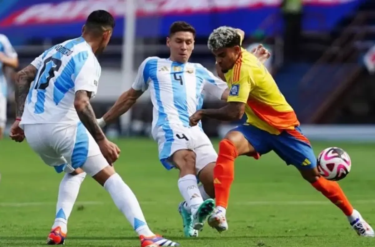 Futbalisti Kolumbie zdolali Argentínu 2:1. Brazília prehrala s Paraguajom 0:1