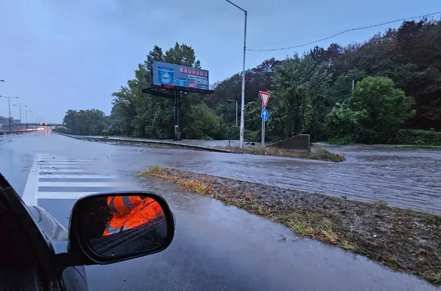 Rezort dopravy: V pohotovosti sú stovky zamestnancov, počasie výrazne ovplyvňuje cestovanie