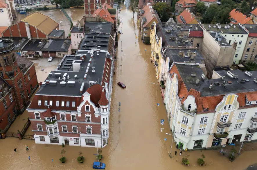 Aj v budúcnosti Európa pod vodou: Klimatické zmeny prinášajú ničivé POVODNE +VIDEÁ