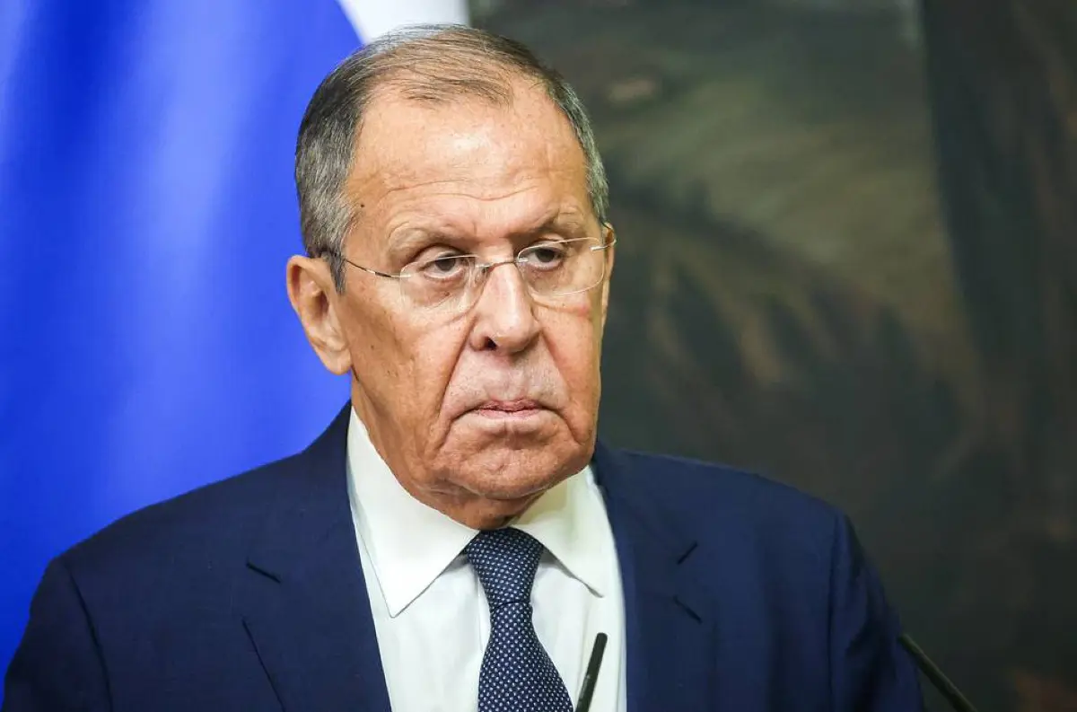 Lavrov: Putin iba žartoval, že Moskva podporuje Harrisovú