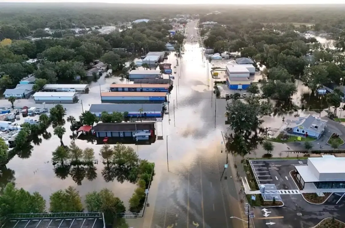 Hurikán Helen: Juhovýchod USA čelí devastácii a stúpajúcemu počtu obetí  + VIDEÁ